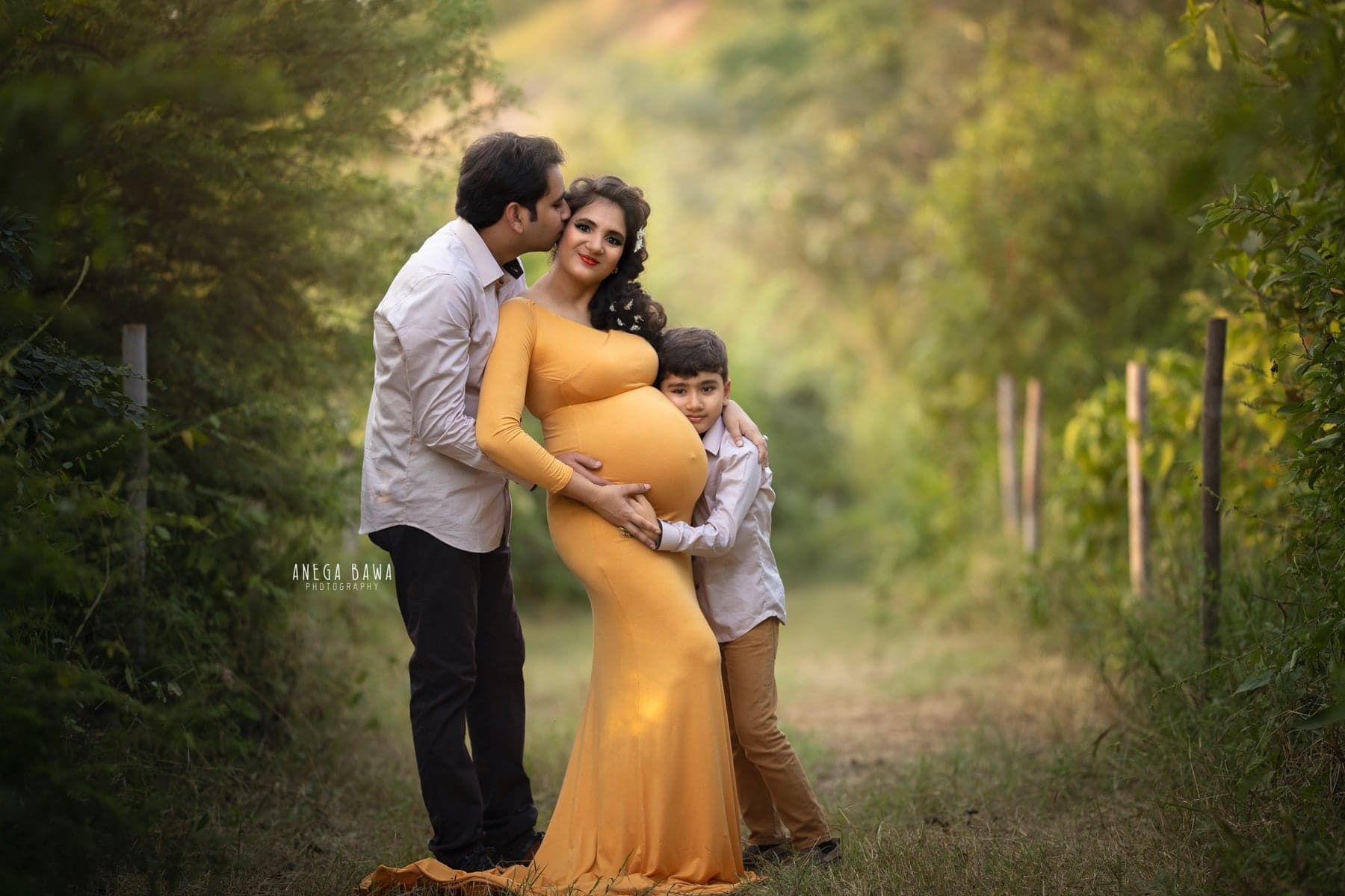 Unique Outdoors Baby Shower Photography Poses Ideas In India