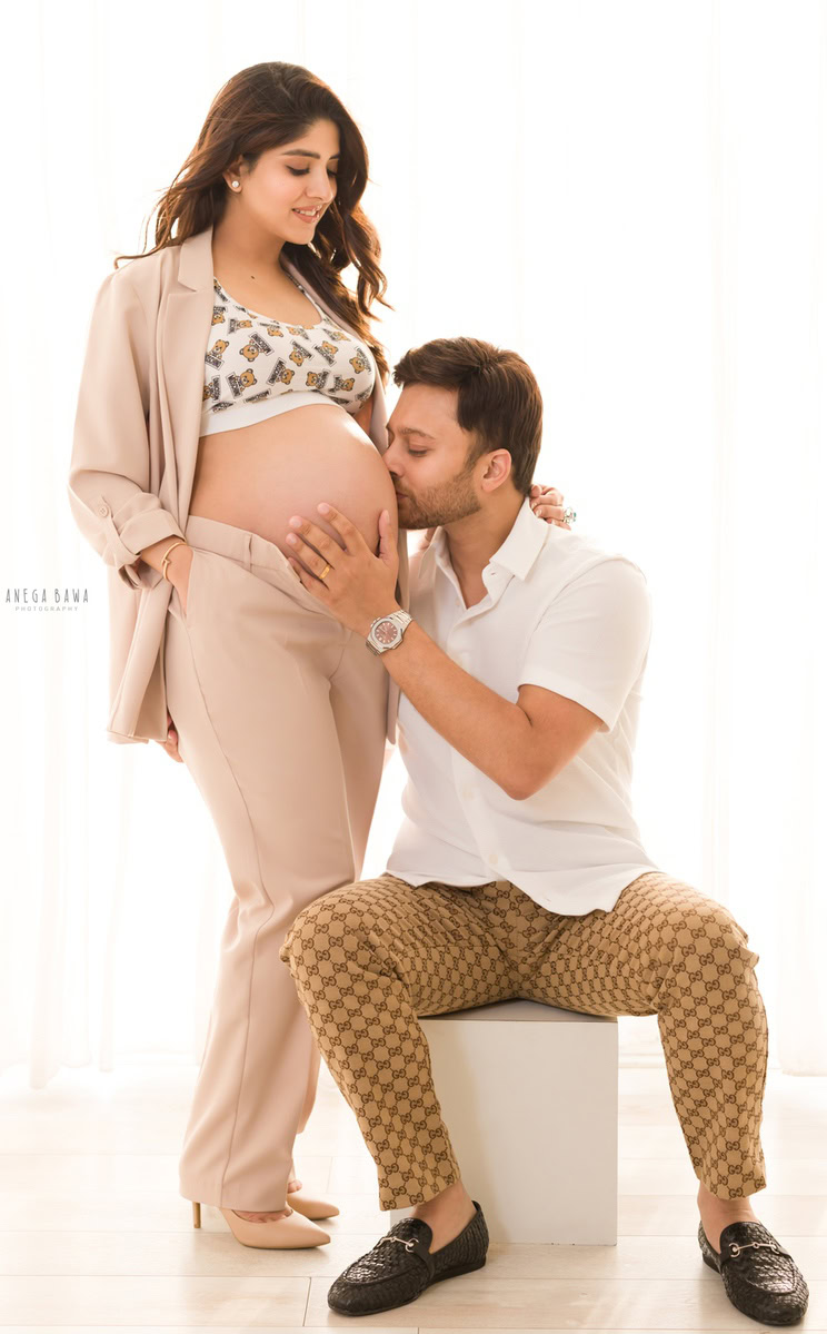 Maternity Photoshoot in Delhi: Beige Suit with Bralette, Husband, by Anega Bawa Photography, Gurgaon Noida.