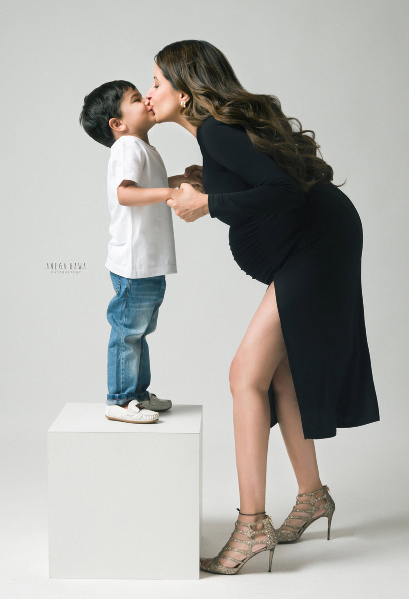 Maternity photoshoot with children
