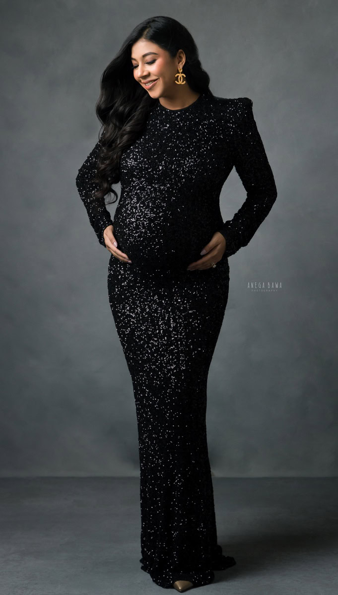 Maternity Shoot in Delhi: Black Shimmer Dress, Grey Backdrop, by Anega Bawa Photography, Gurgaon Noida.