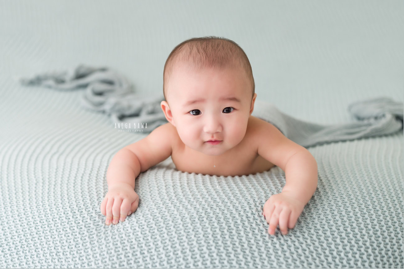 Baby boy photoshoot, 6 or 5 or 4 or 3 months, grey wrap, grey backdrop, Delhi Gurgaon Noida, Anega Bawa.